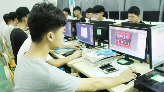 专业介绍丨盘算机广告制作_万利国际