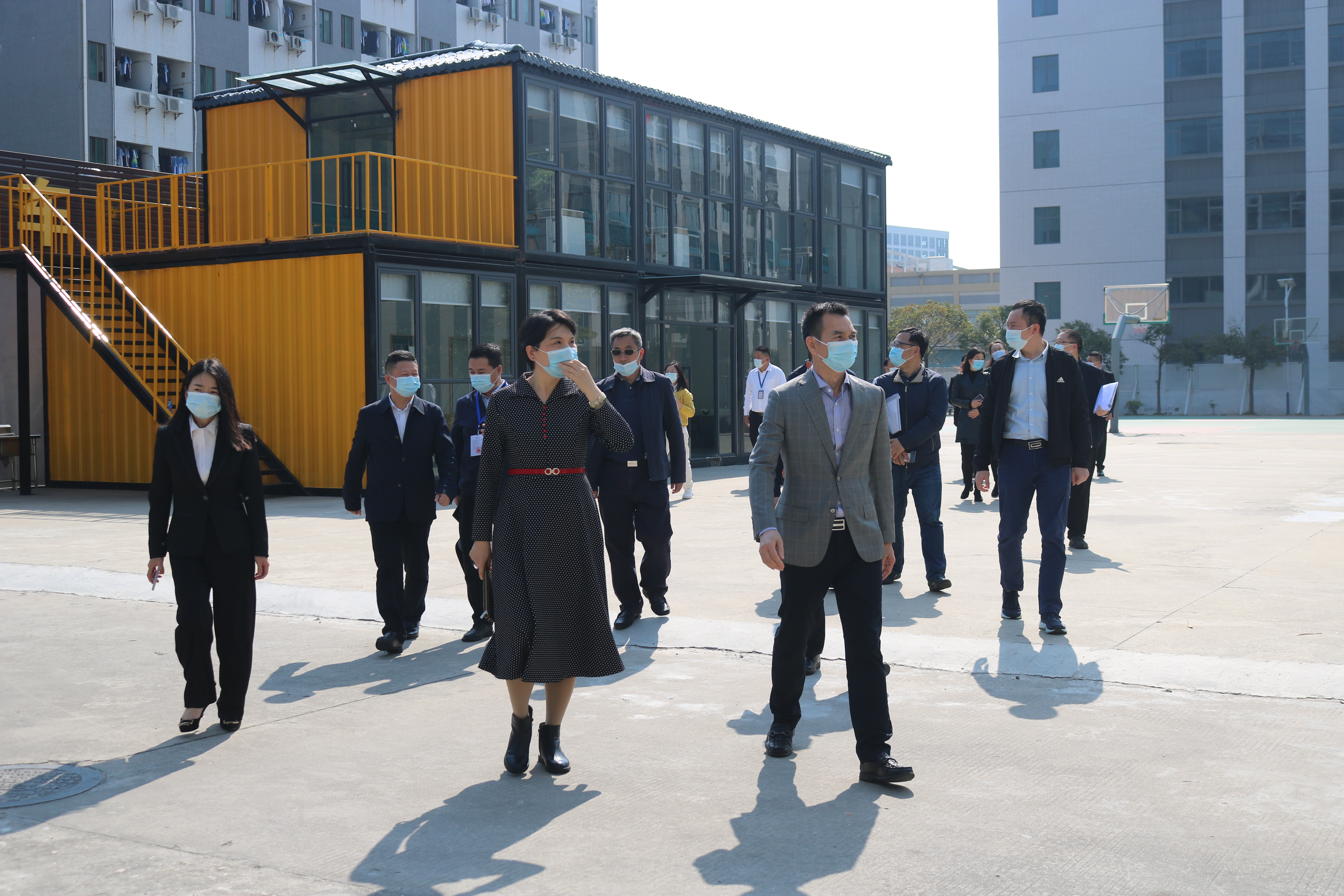 向导眷注丨珠海市人大、市人社局向导莅临我校调研指导事情_万利国际