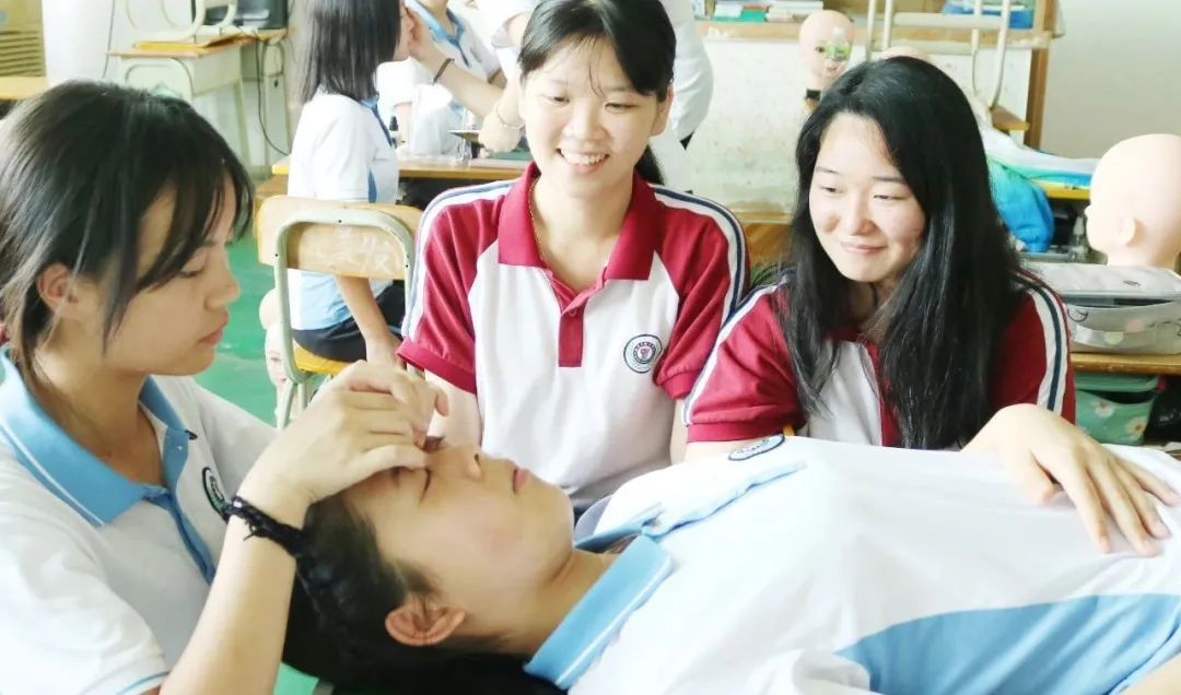 专业介绍丨美容美发与造型（美容）_万利国际