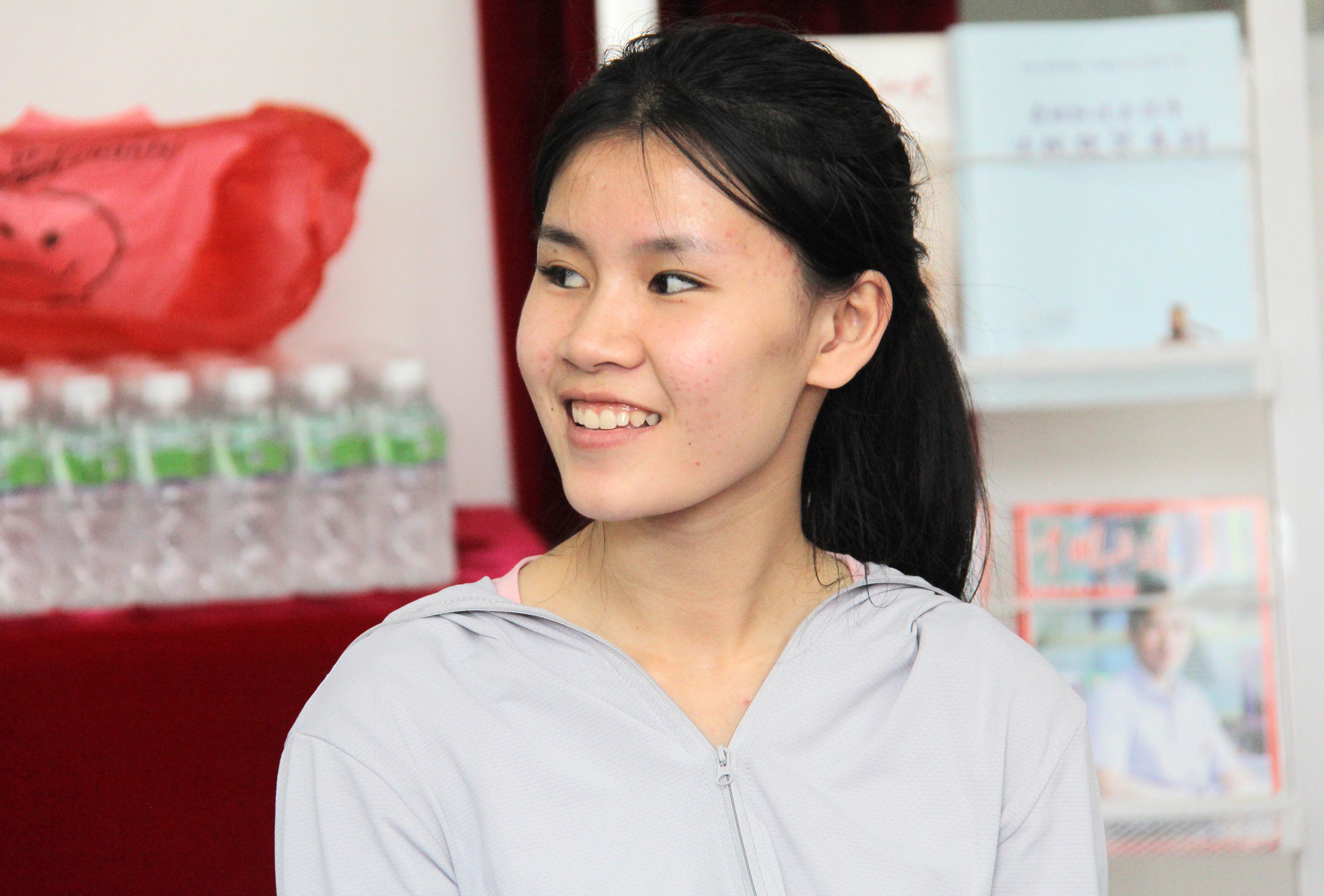 谛听心声　共筑未来丨我校召开2024年春季学期系列学生座谈会和周末留校干部座谈会_万利国际