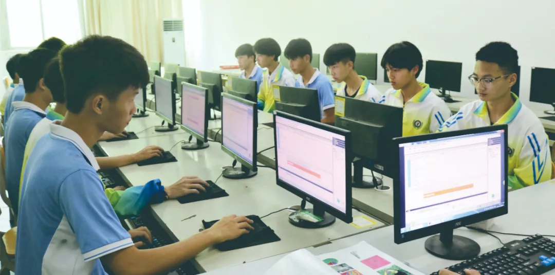 《接待上技校》丨快来看看读技校有哪些利益~_万利国际