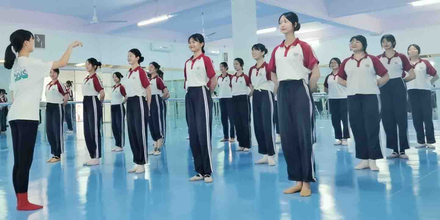 教研果真课丨学前教育之舞蹈形体课程_万利国际