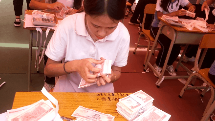 迎祖国七十华诞 展万利国际学子风范丨万利国际第五届校园手艺节_万利国际