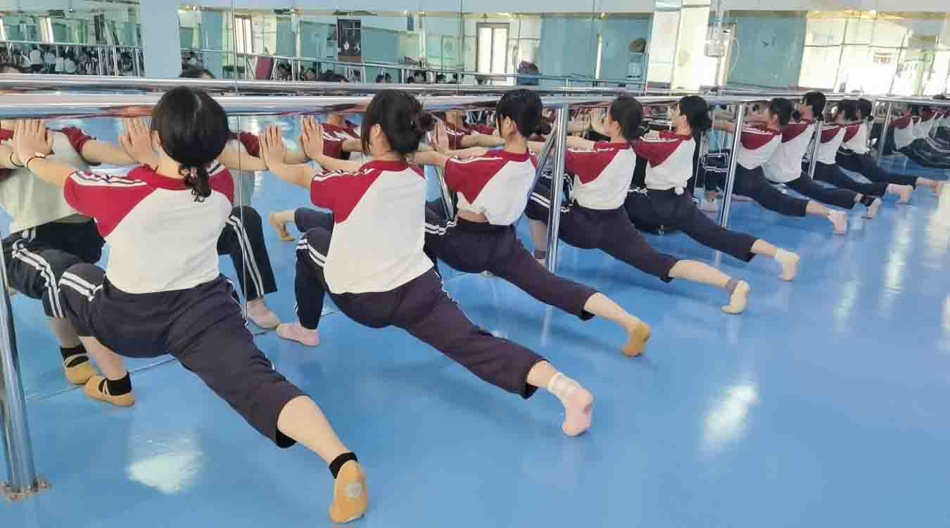 教研果真课丨学前教育之舞蹈形体课程_万利国际